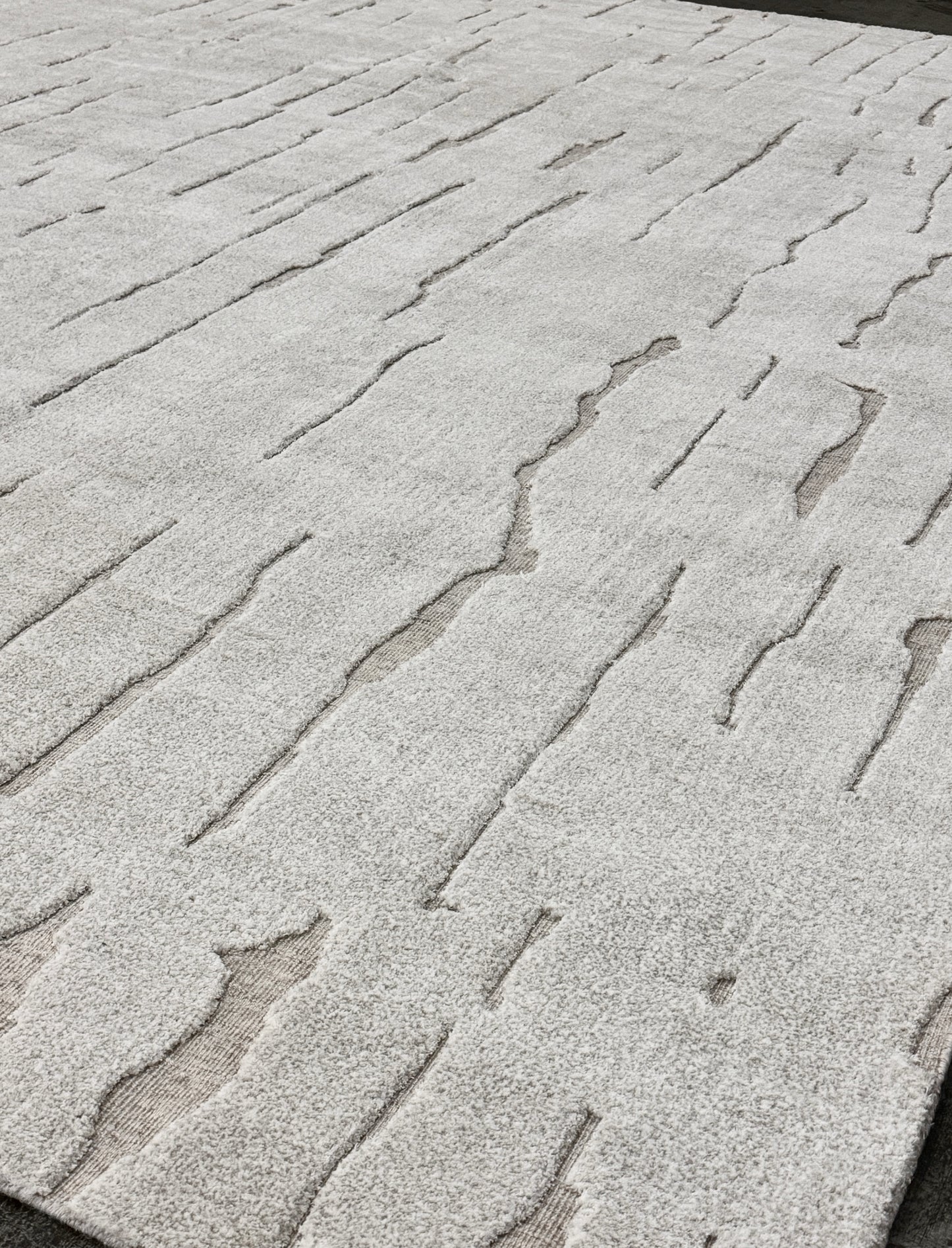 Silky Tilt - Bone Silky