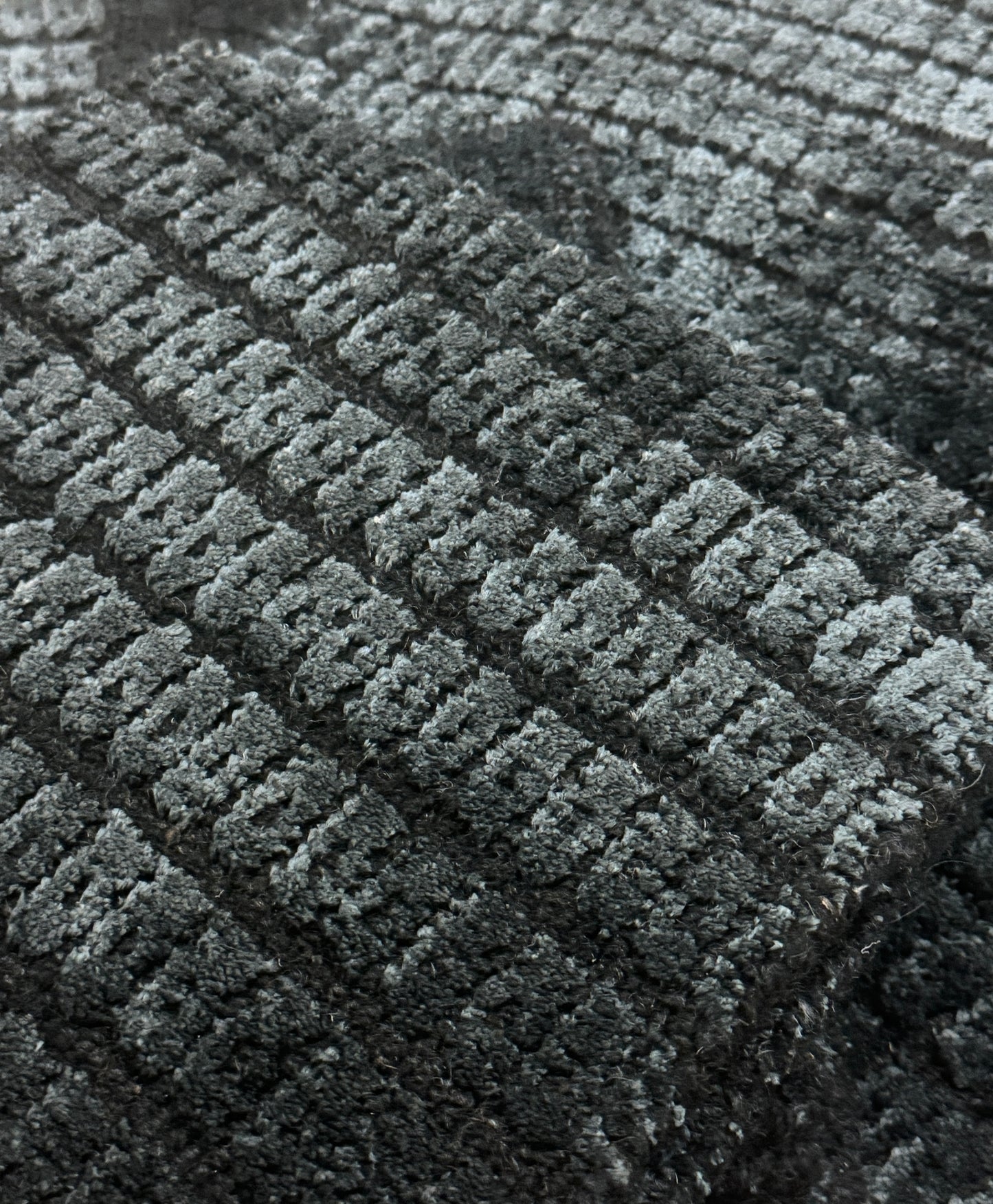 Archive Sale Antrano in Silky Bruiser- 4'x7'