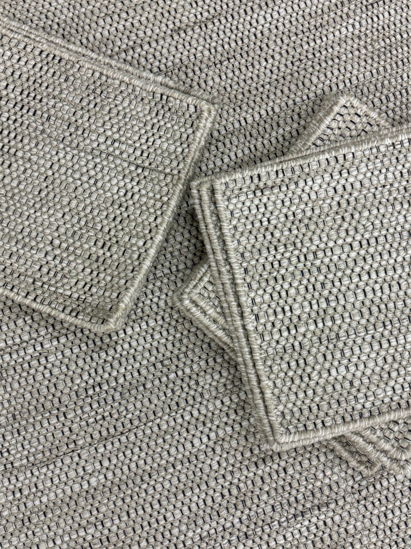 Outdoor Modern Stria - Bone on Tone