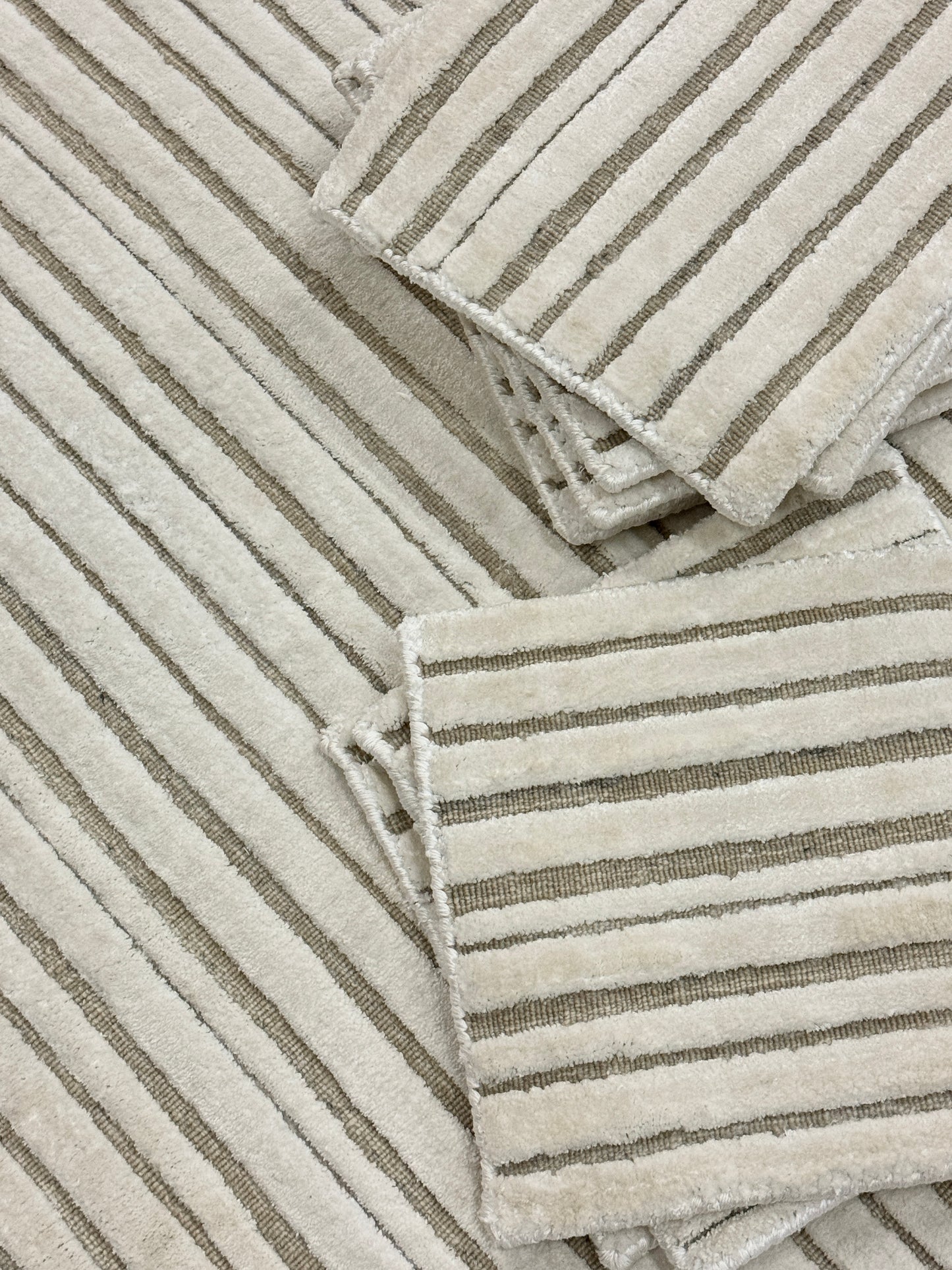 Daxon Stripe - Pearly Sand