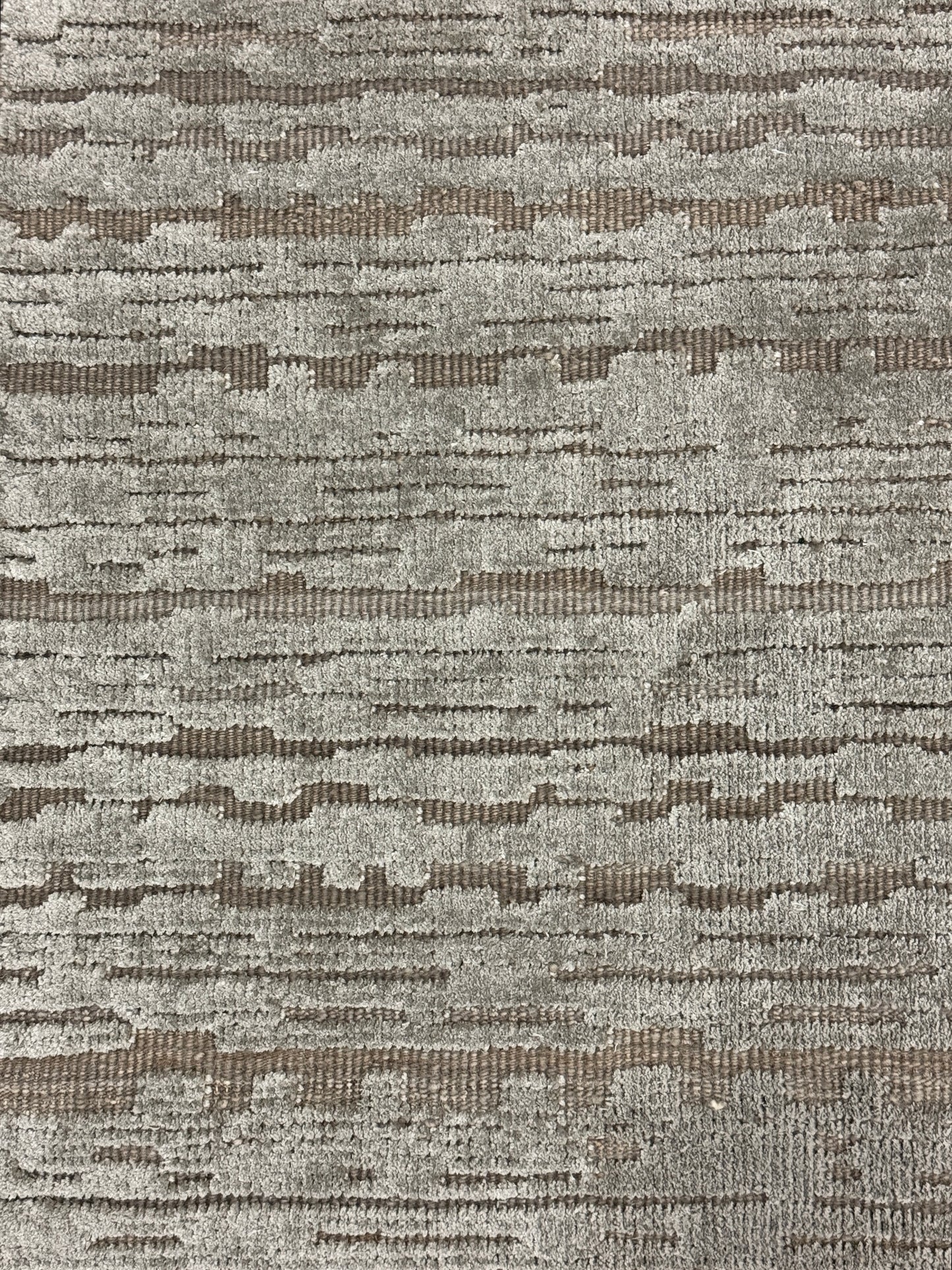 Archive Sale Jaha 12 - Silver Poke 4ft 5in x 6ft 2in