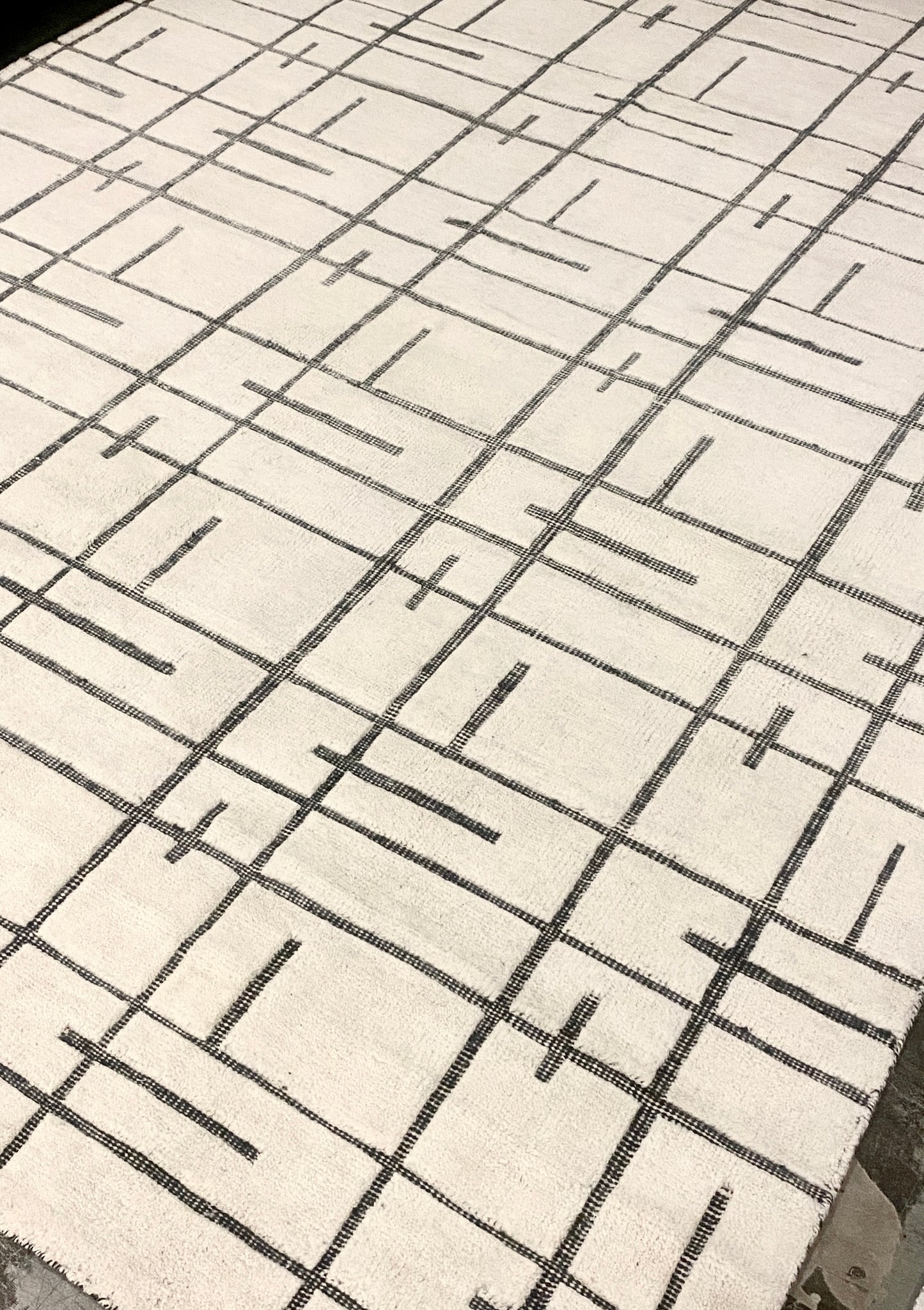 Jokati Mazel - Black & White