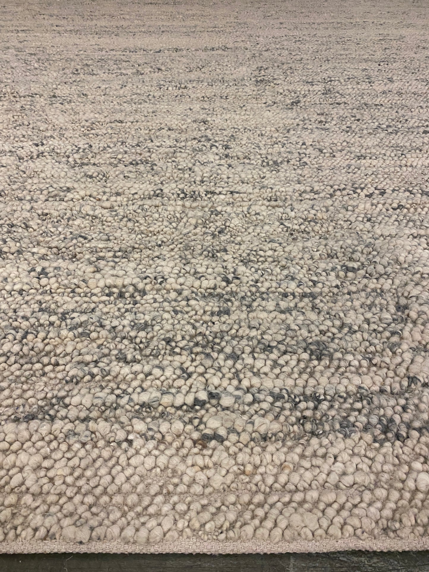 Archive Sale Woolzy Sumac - Chunky Grey Pebbles 11ft 9in x 15ft