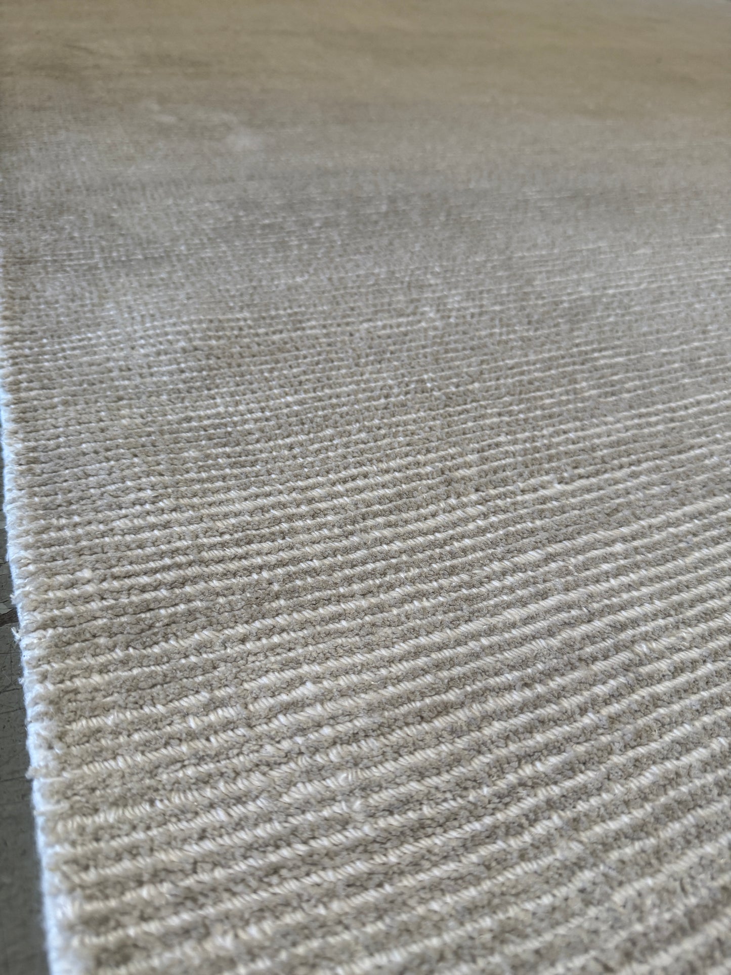 Archive Sale Jixxie Loom - Light Silver 5'x 8'
