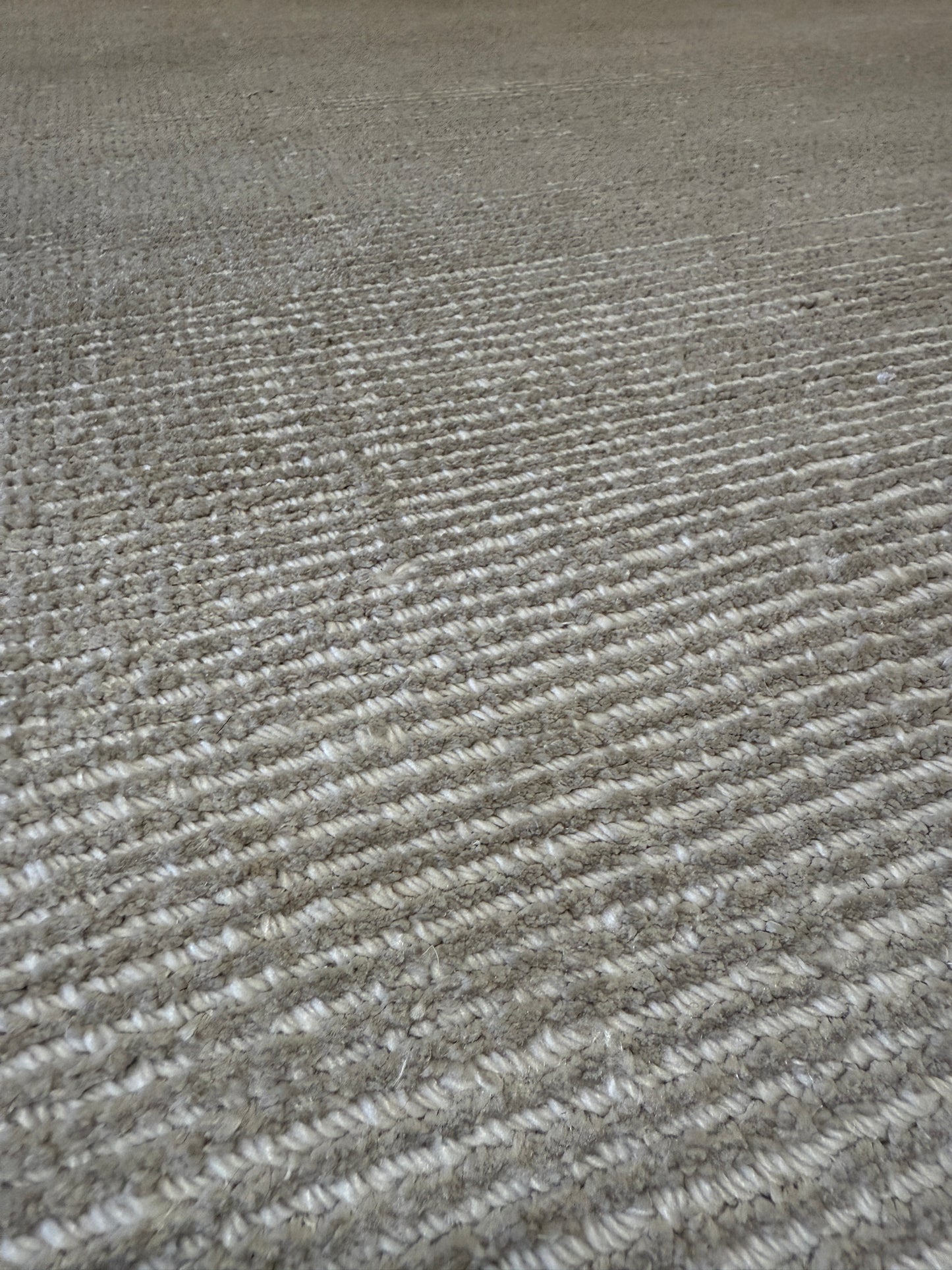 Archive Sale Jixxie Loom - Light Silver 5'x 8'