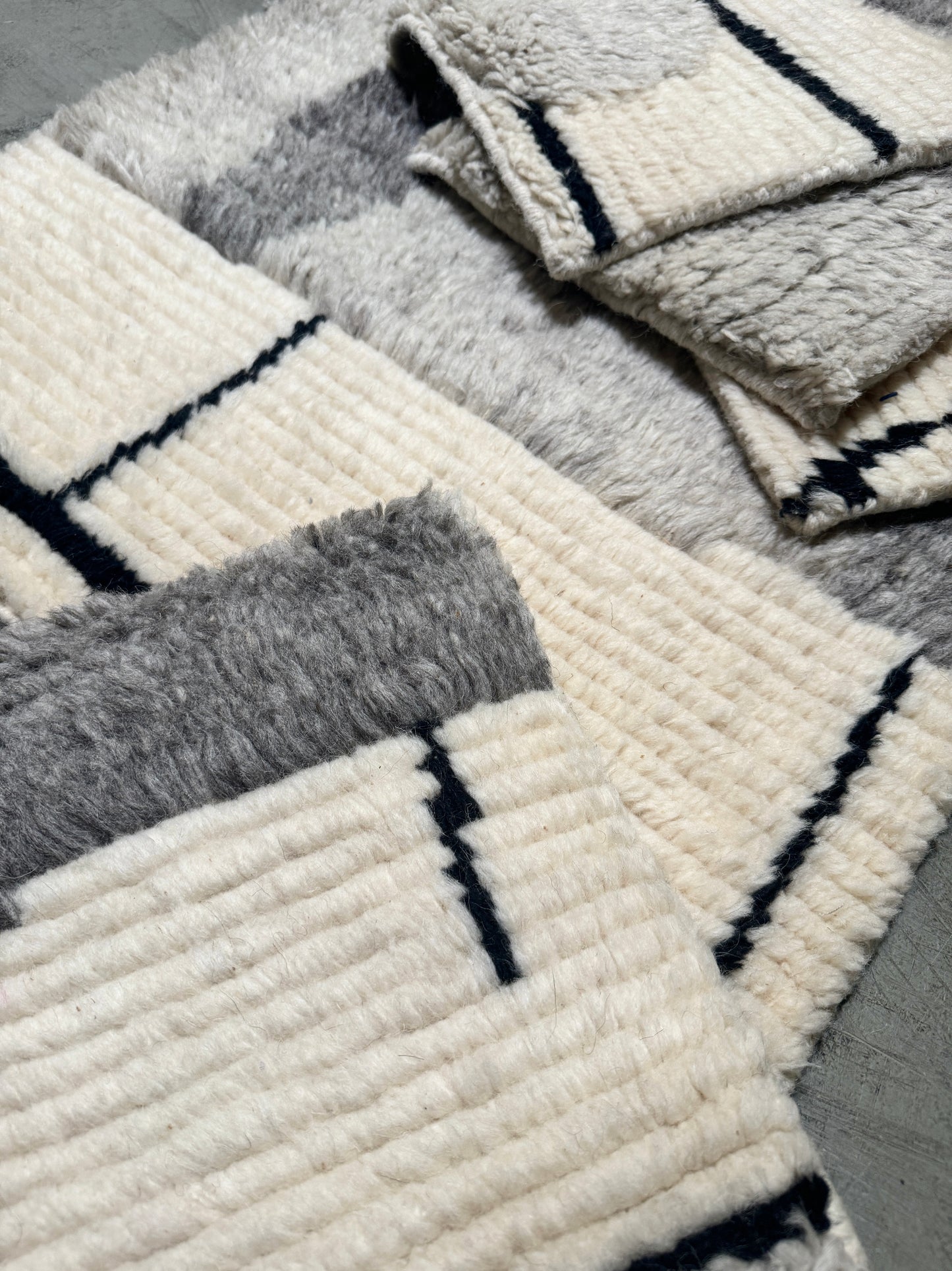 Jokati Shanti - Greyscale