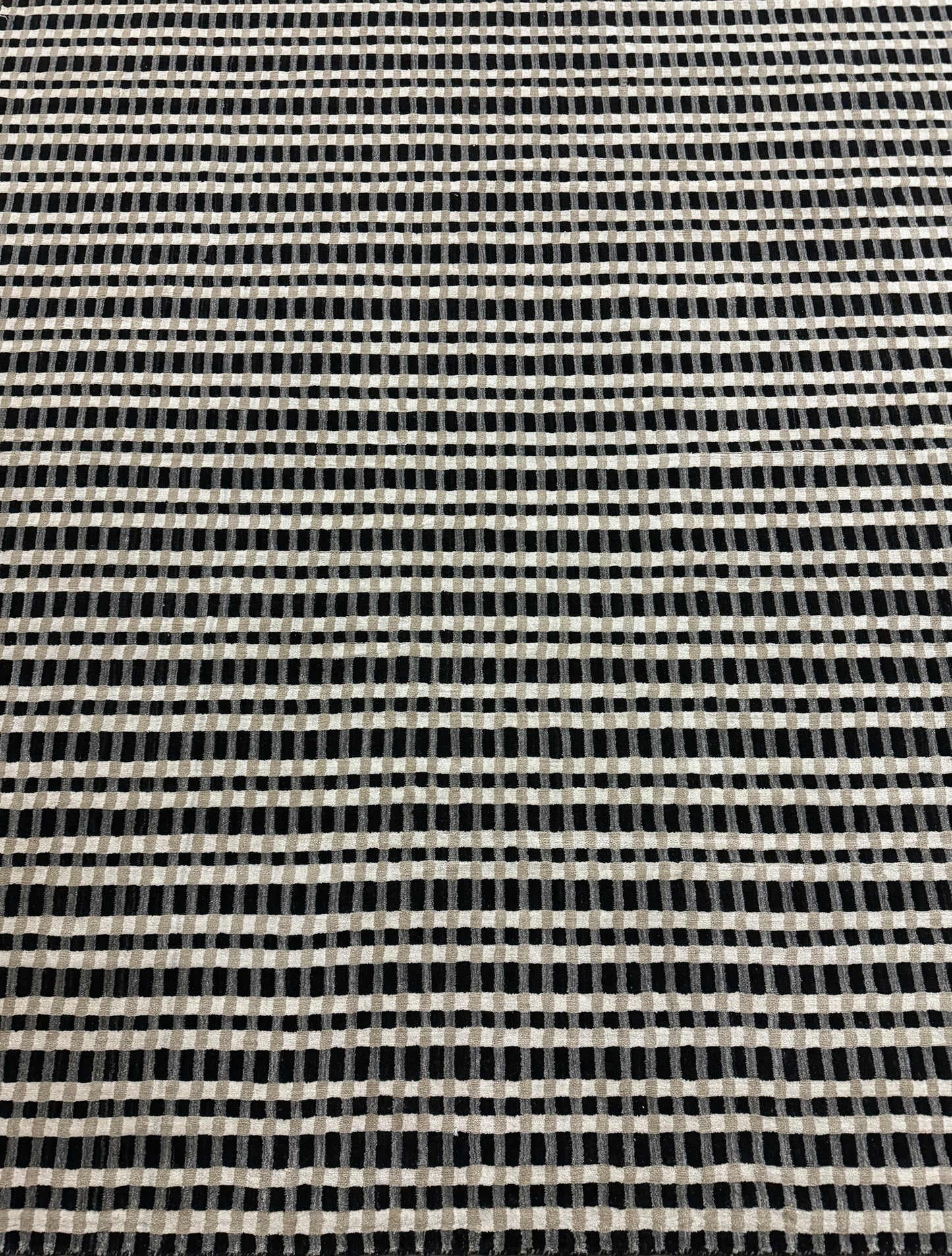 Pirna - Stippled Silver & Bond