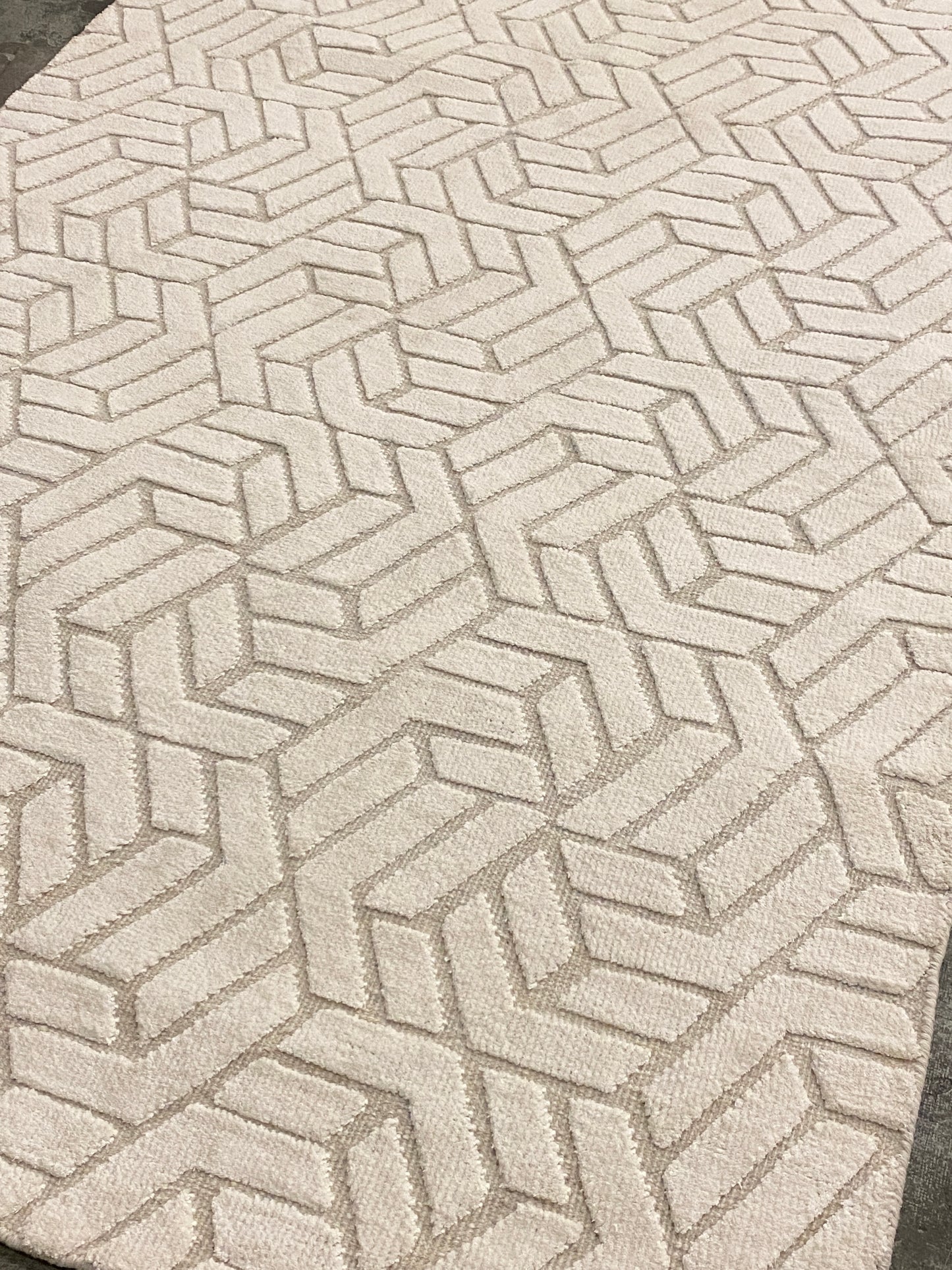 Sarcee - White Pearth