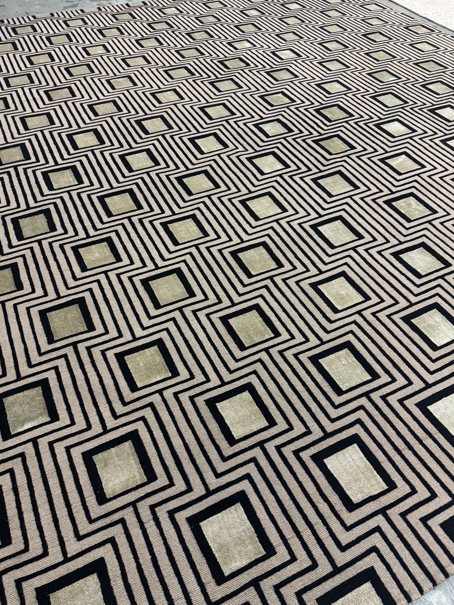 Halle Tibetan Trellis - Taupe & Gold