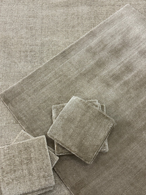 Collection Rugs in Allure Silk Nylon