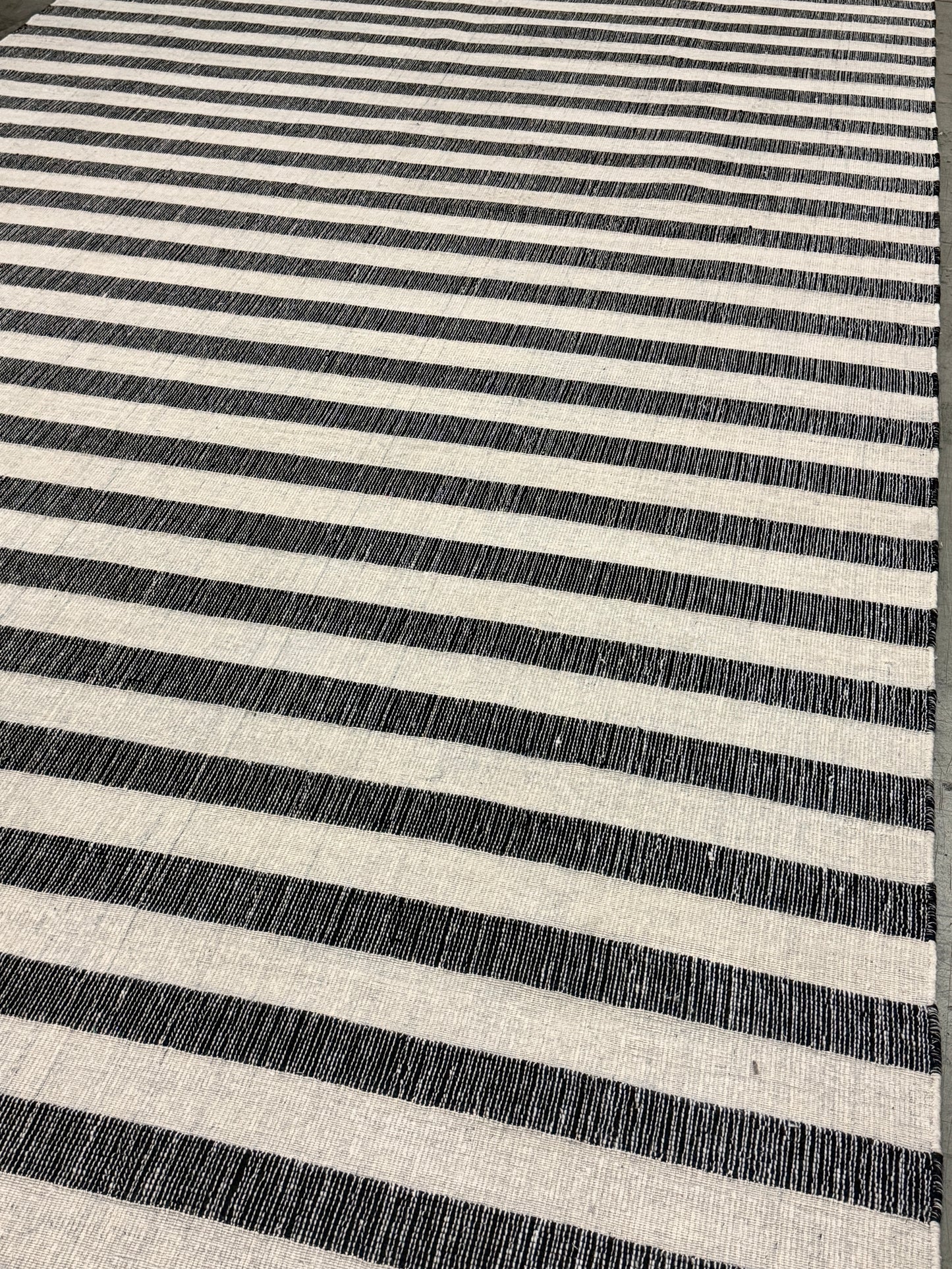 Archive Sale Outdoor Kamden Stripe - Panda Pearl 4ft x 5ft