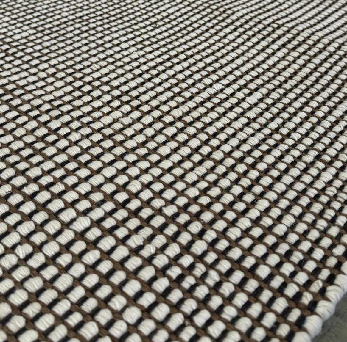 Outdoor Tiper - Basalt