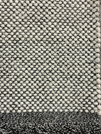 Outdoor Bazia - Black & White