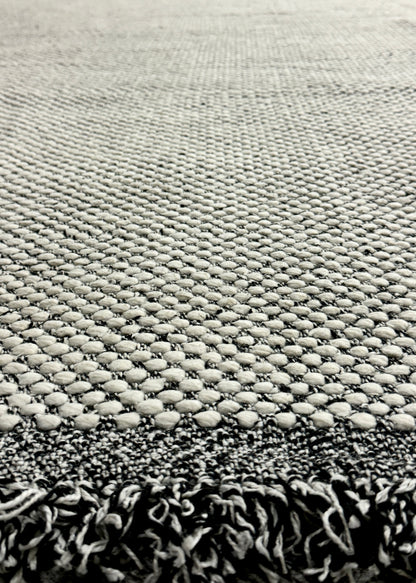 Outdoor Bazia - Black & White