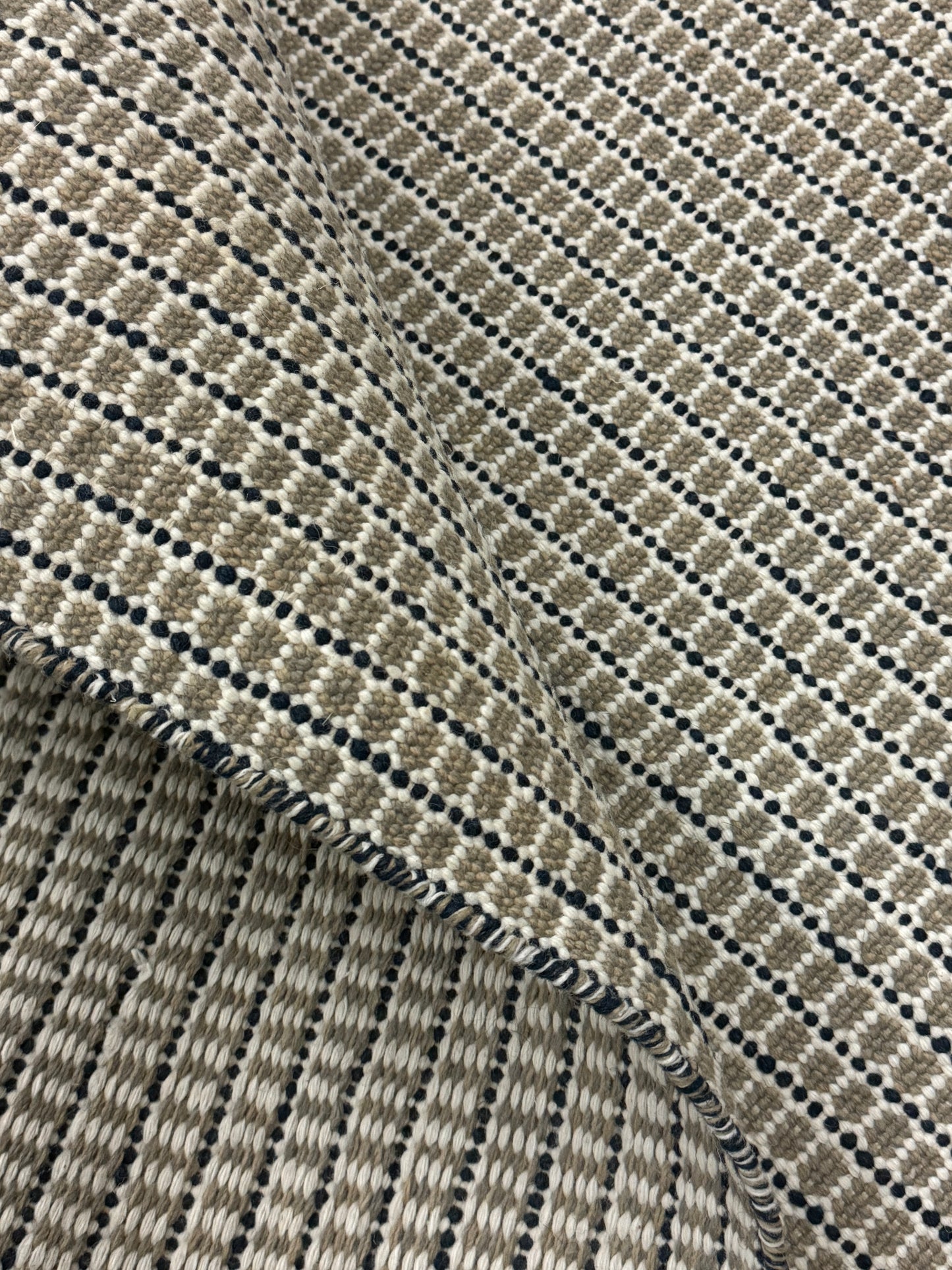 Outdoor Arthouse - Beige & Black