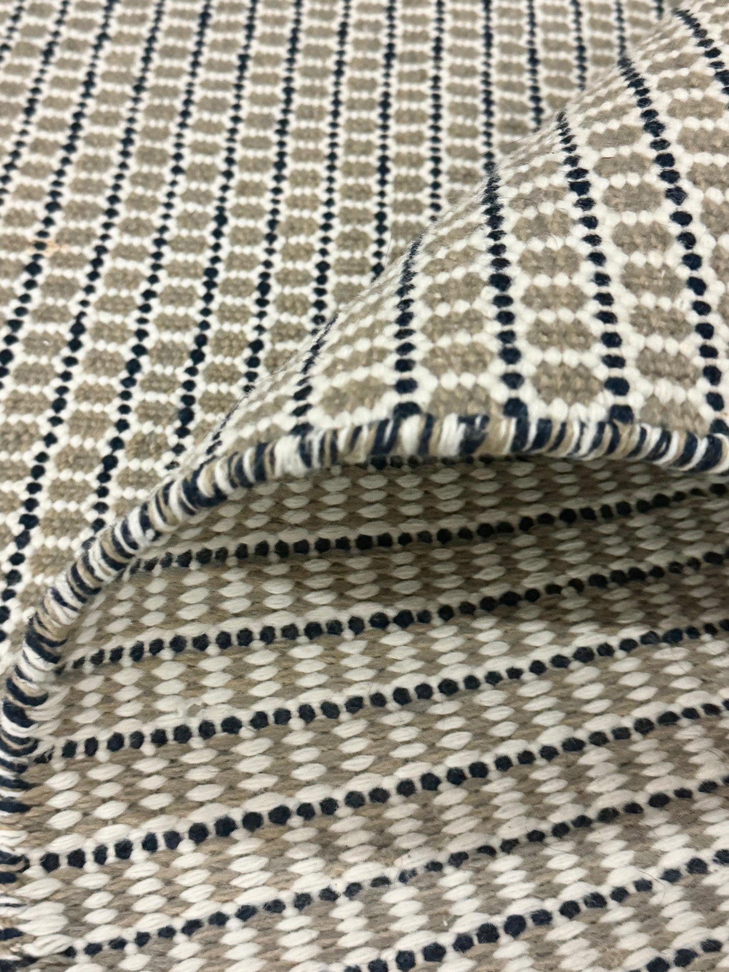 Outdoor Arthouse - Beige & Black