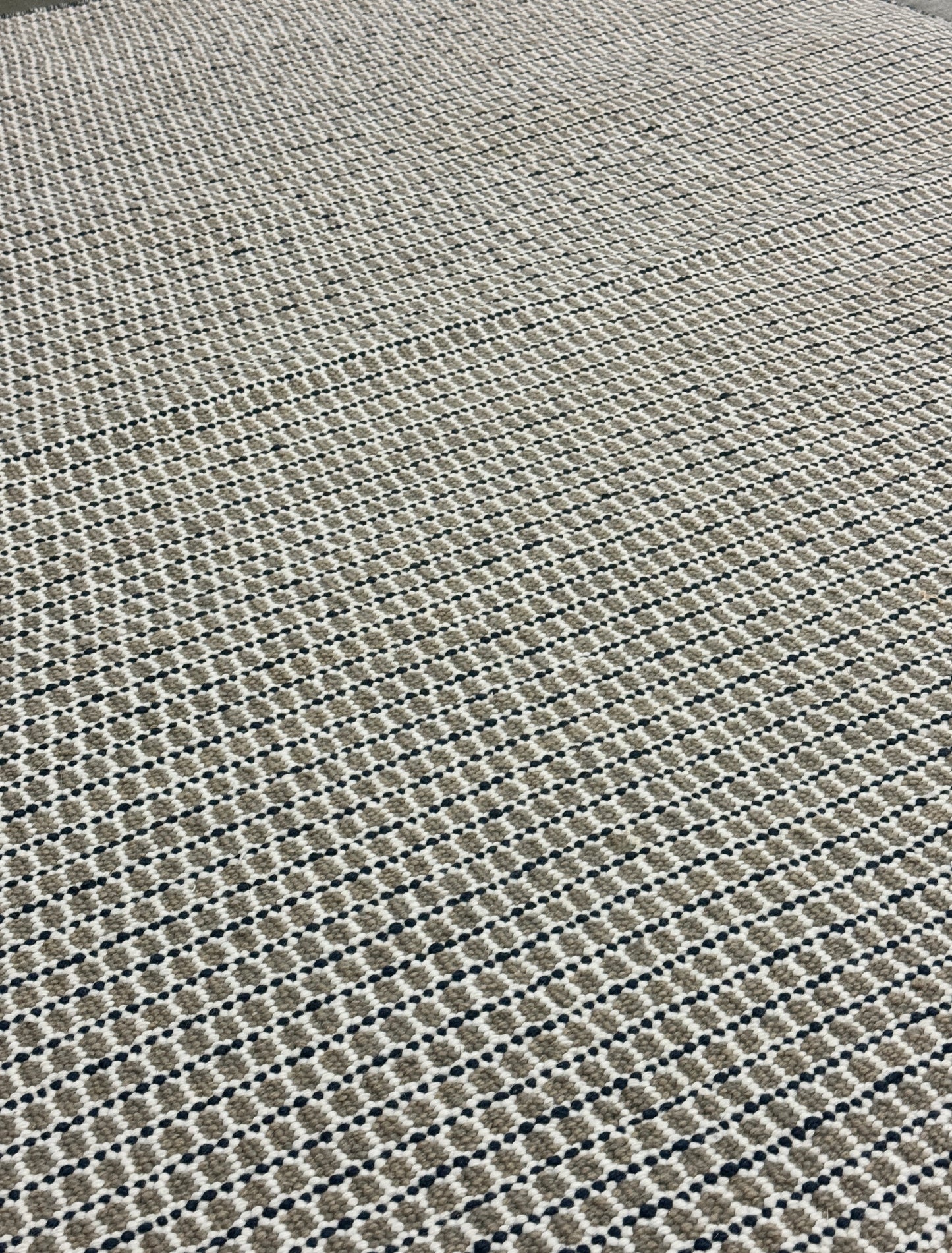 Outdoor Arthouse - Beige & Black