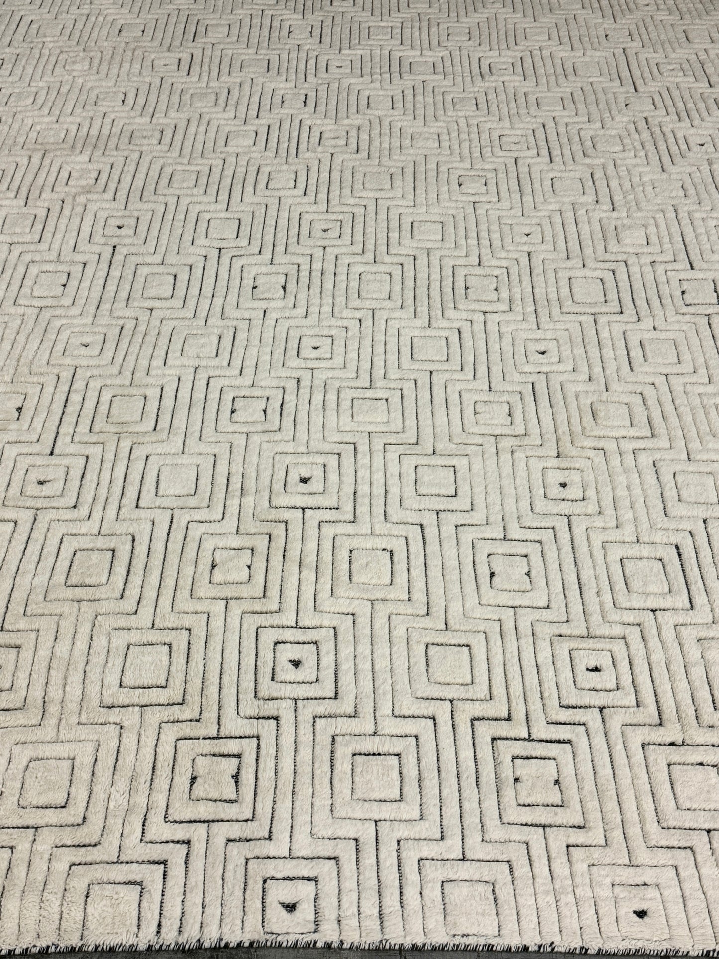 Bogi - Black & White