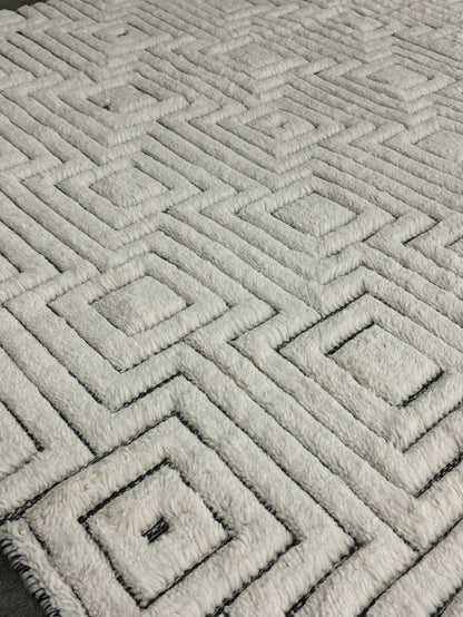 Bogi - Black & White