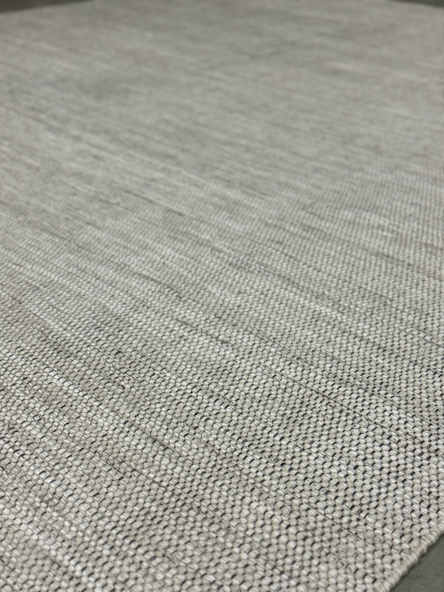 Outdoor Modern Stria - Bone on Tone