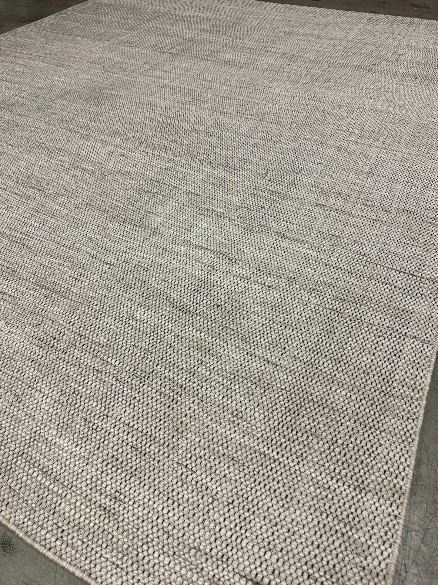 Outdoor Modern Stria - Bone on Tone