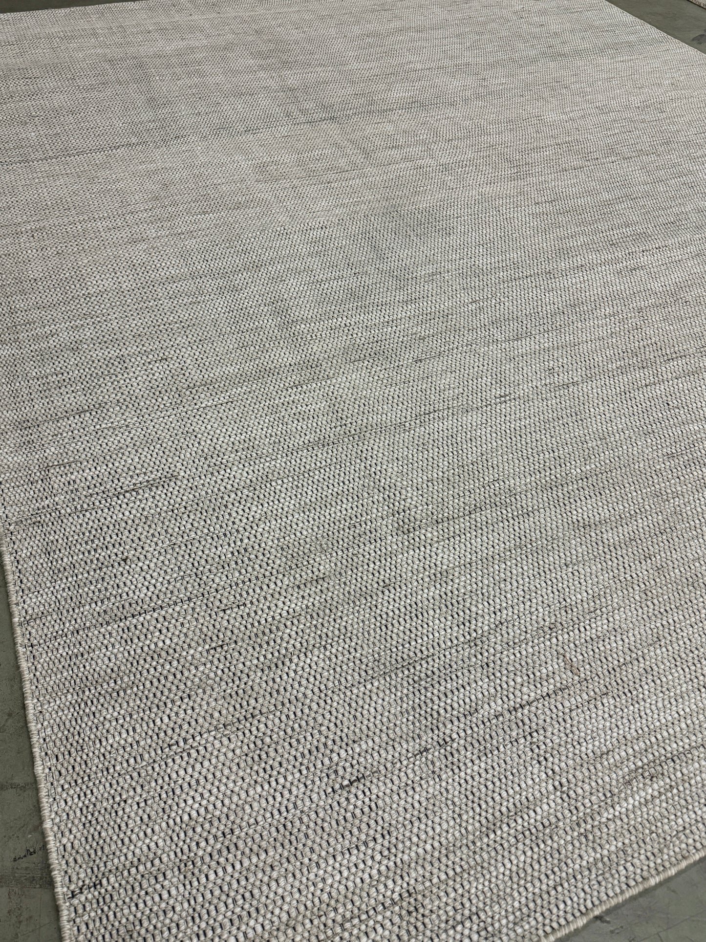Outdoor Modern Stria - Bone on Tone