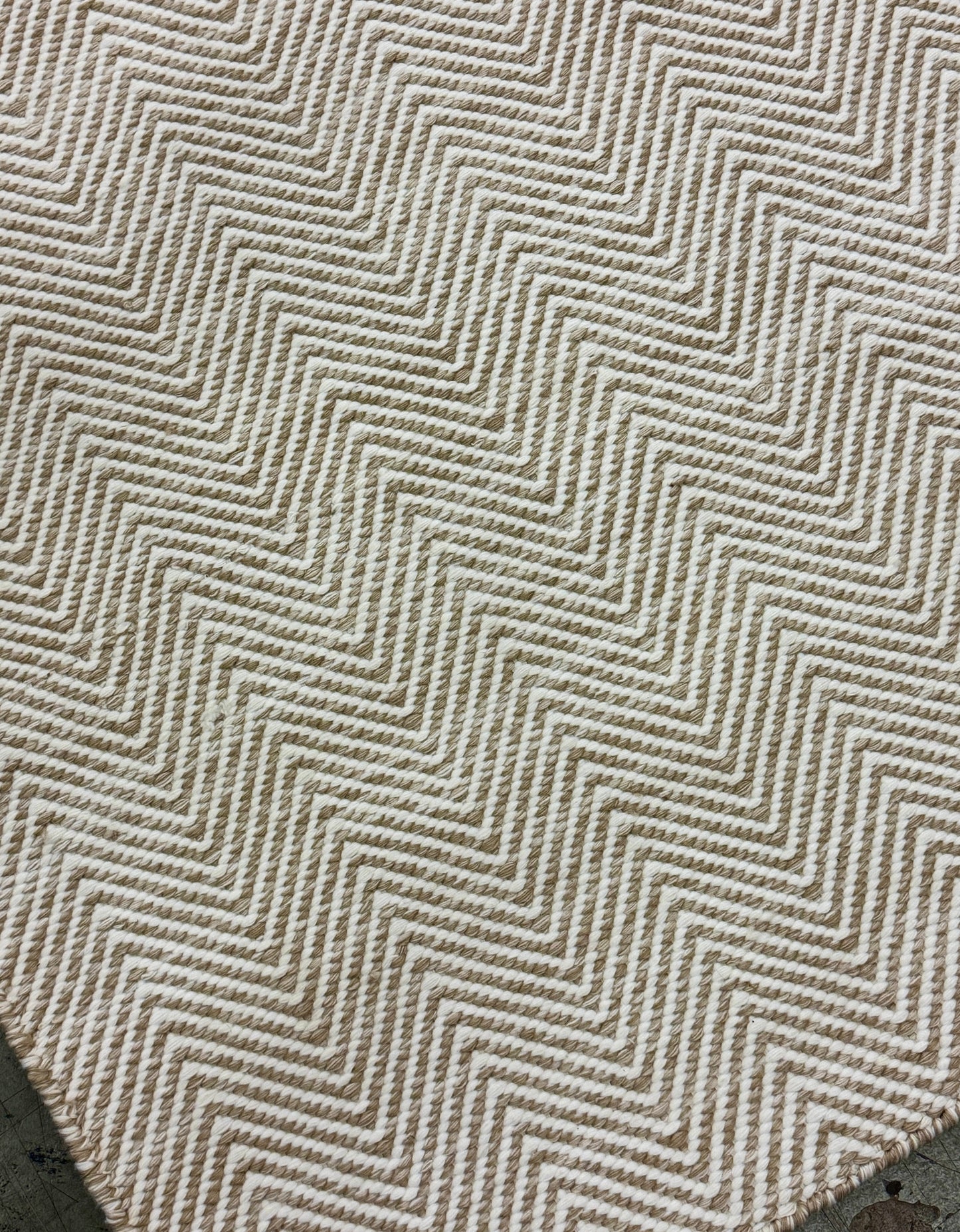 Outdoor Arthouse Chevron - Bone on Tone