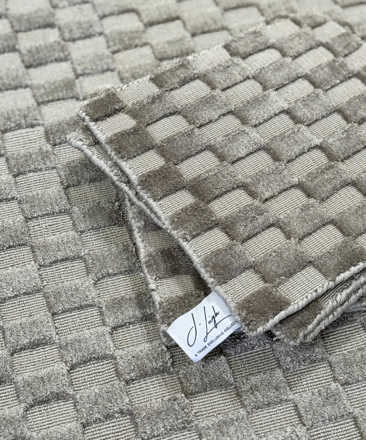 Chex Stria - Silver Diamond