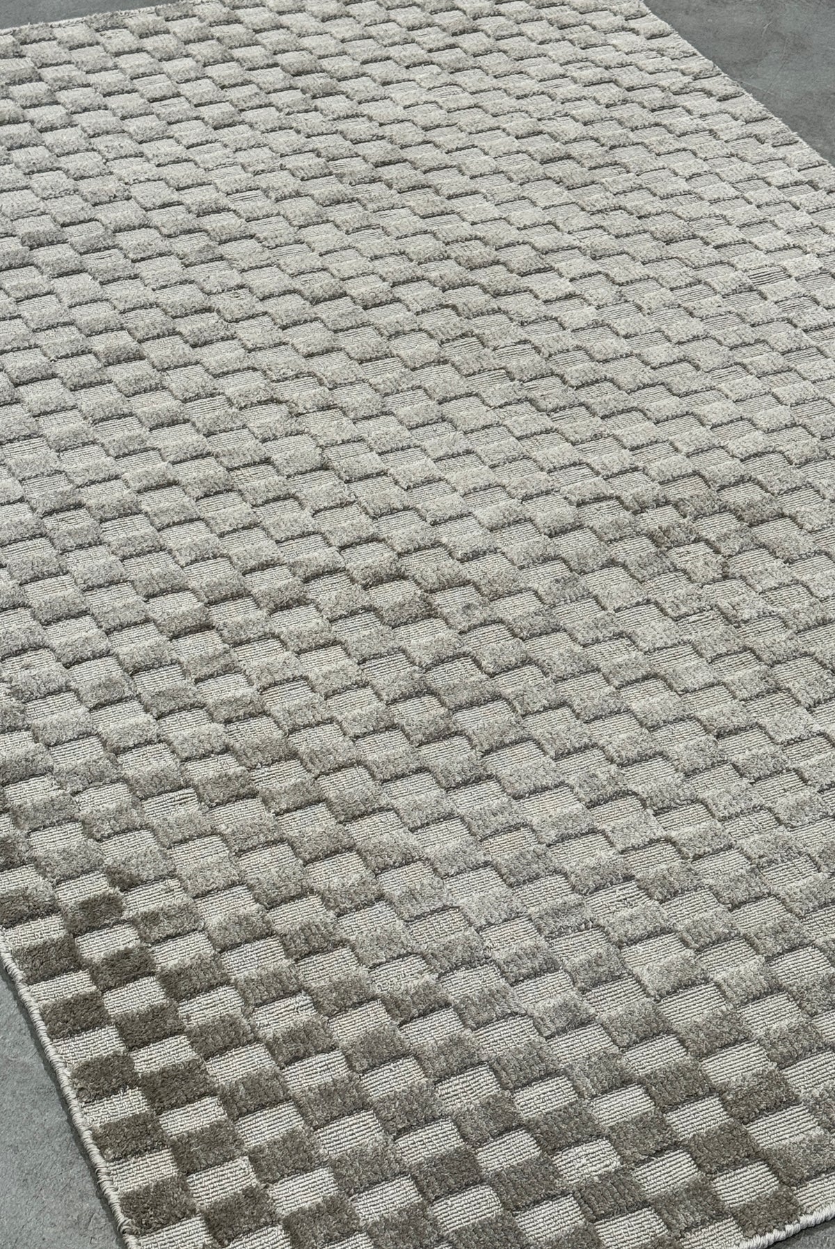 Chex Stria - Silver Diamond