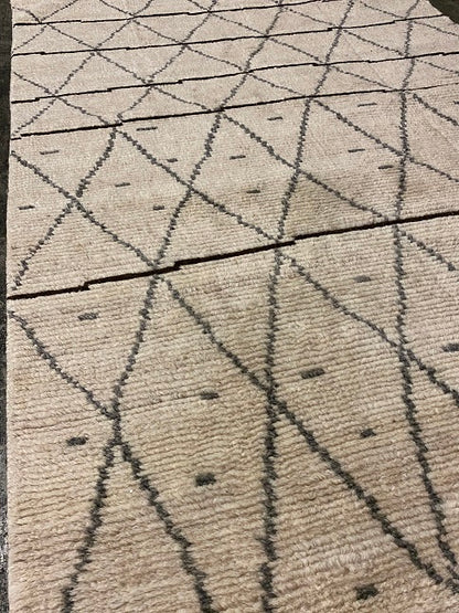 Jokati - Clipped Point Beige