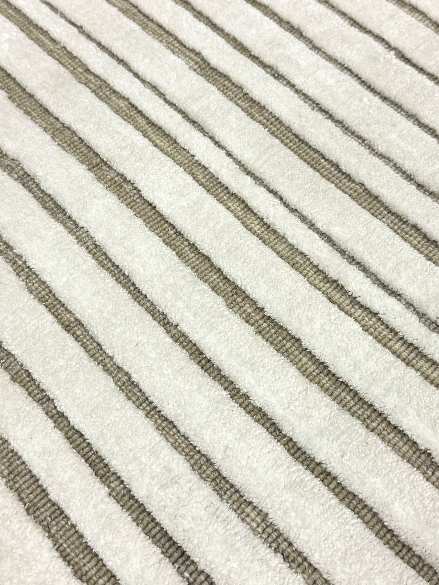 Archive Sale Daxon Stripe - Pearly Sand 5ft 3in x 8ft