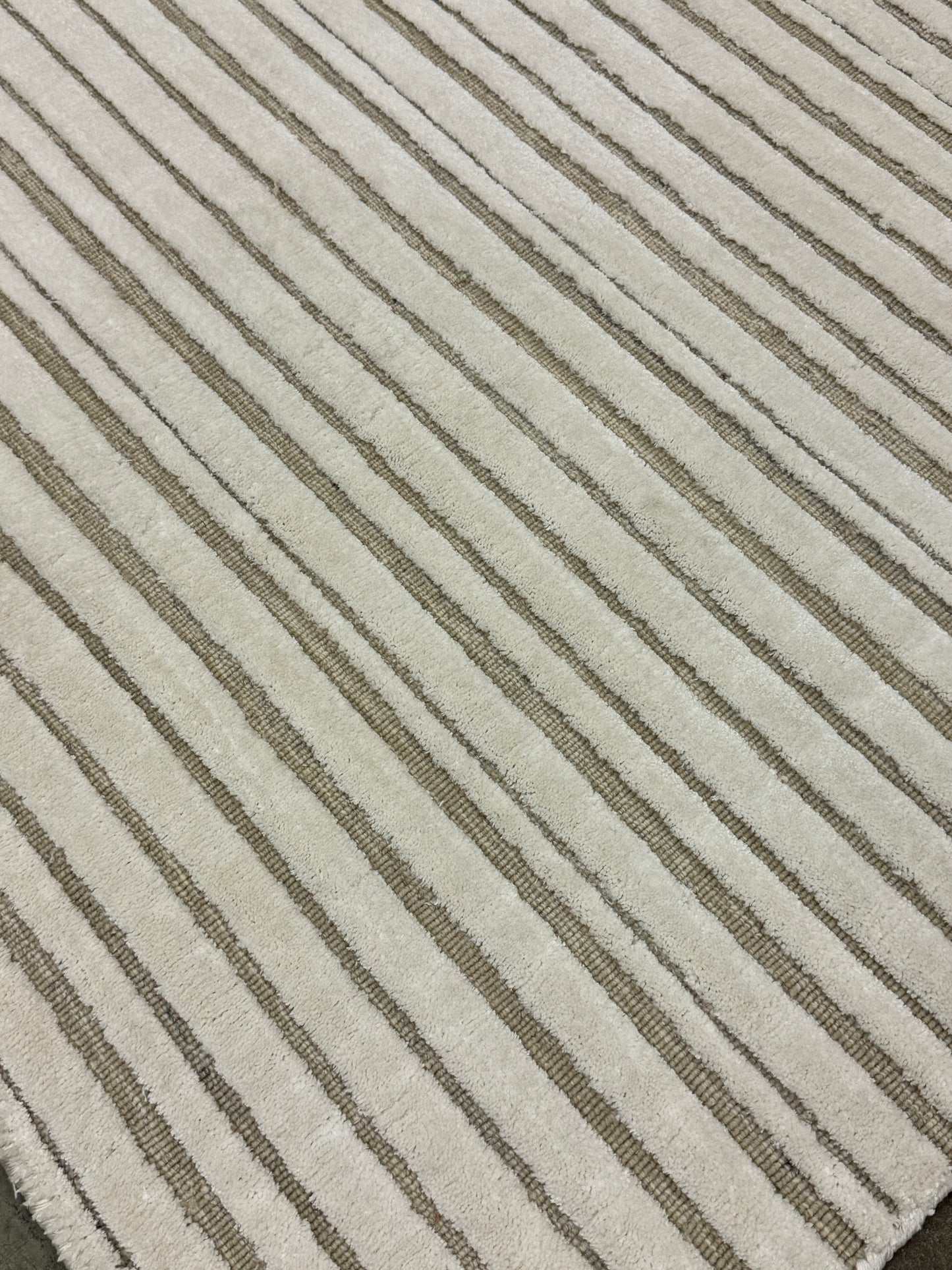 Archive Sale Daxon Stripe - Pearly Sand 5ft 3in x 8ft