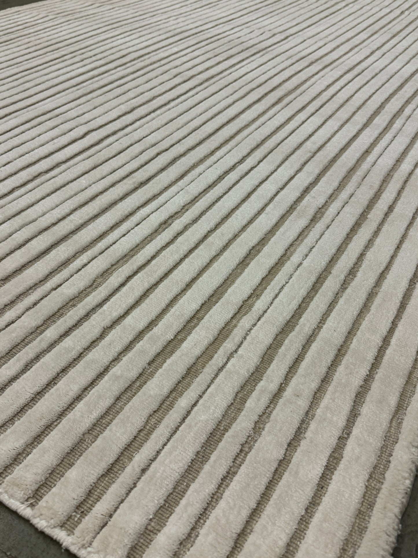 Archive Sale Daxon Stripe - Pearly Sand 5ft 3in x 8ft