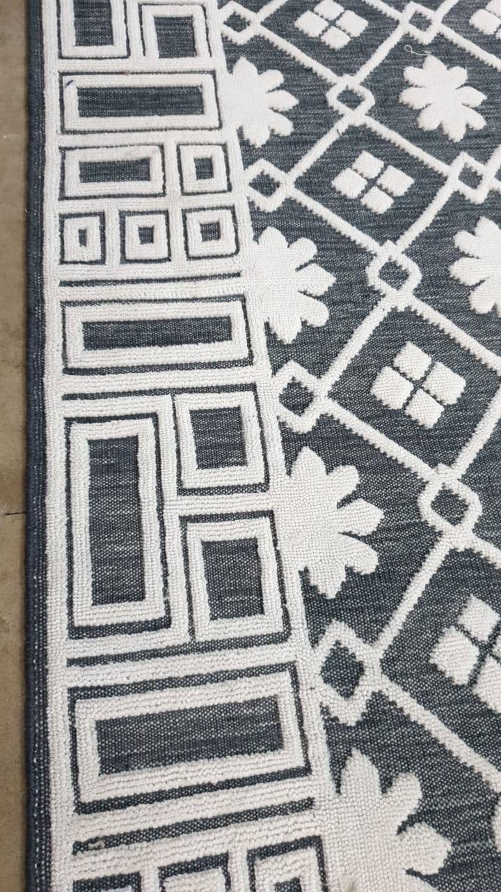 Archive Sale Erdosend Trellis - Navy & Ivory 15ft x 16ft