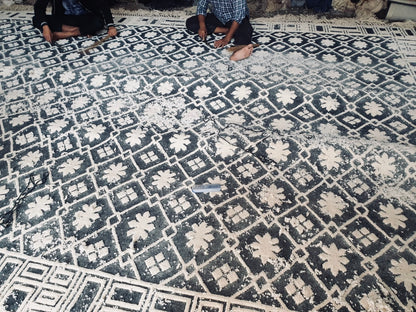 Archive Sale Erdosend Trellis - Navy & Ivory 15ft x 16ft