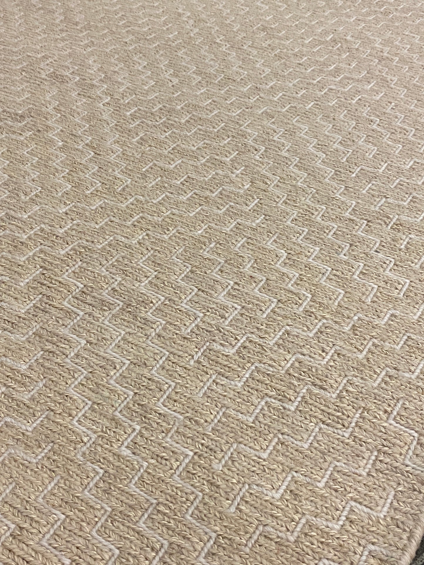 Haxel Cross - Ivory Stria