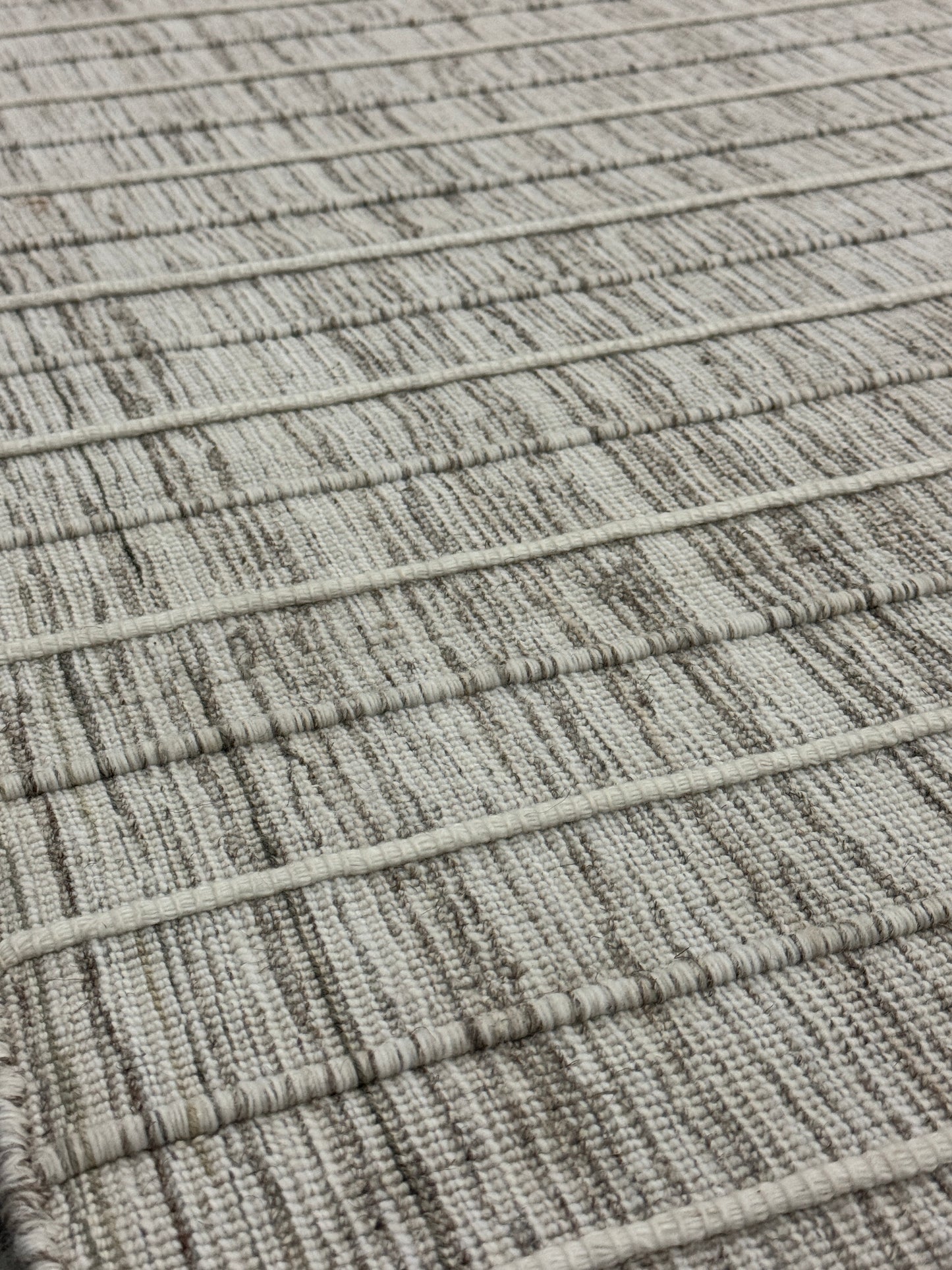 Jixxie Piping Stripe - Ivory Key