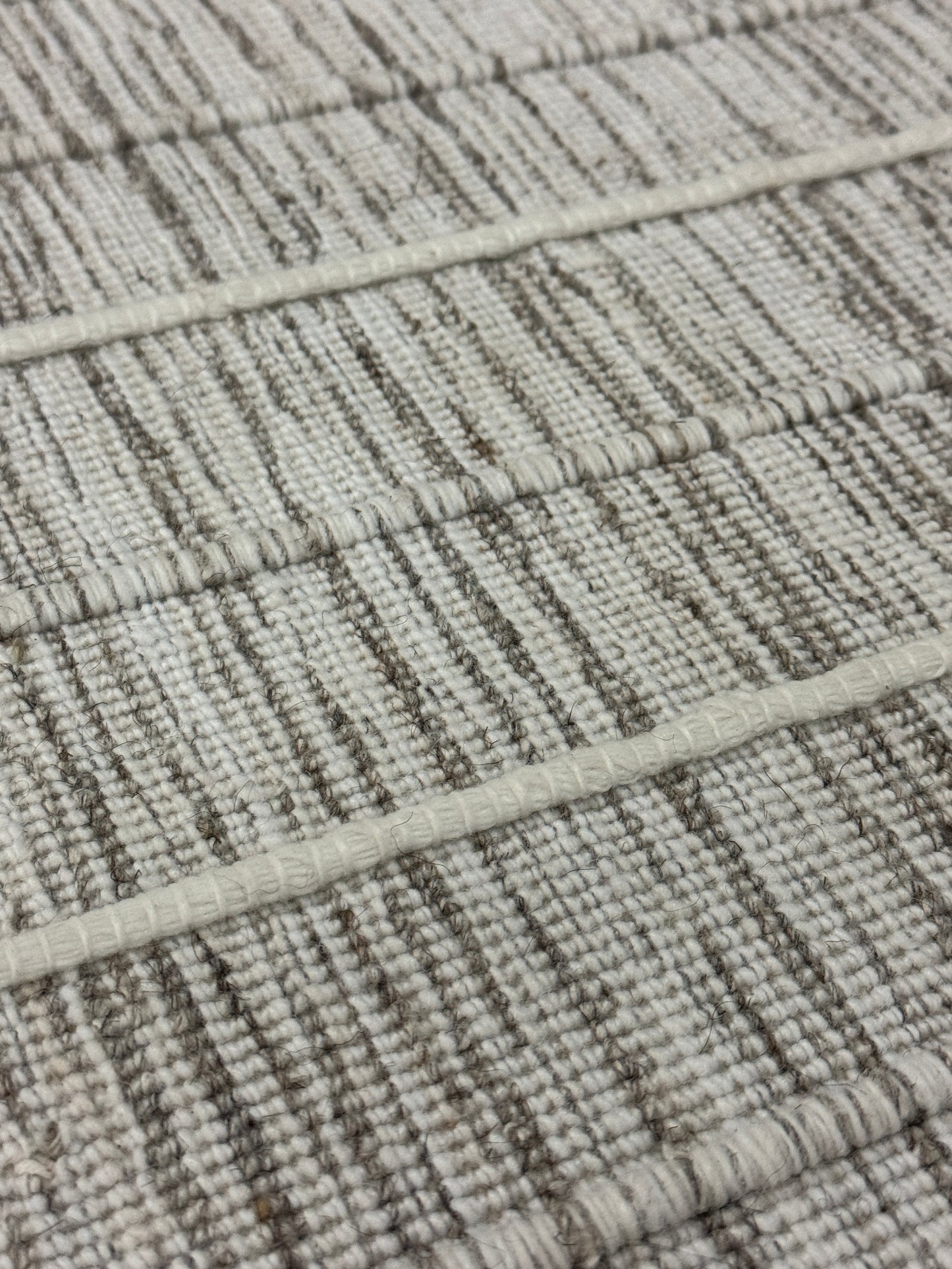 Jixxie Piping Stripe - Ivory Key
