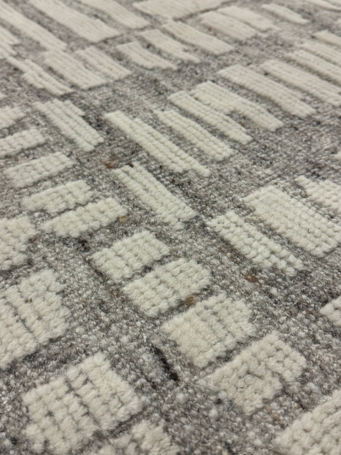 Jaha 17 - Nava Ground Stone