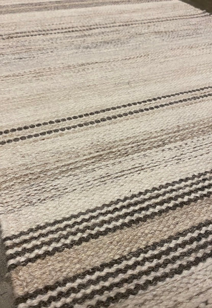 Jhira 02 - Beige & Ivory