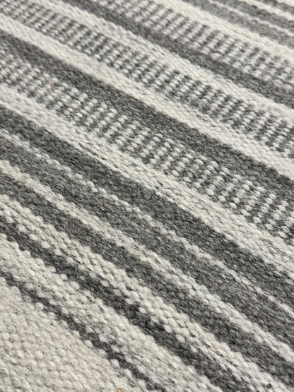 Jhira 05 - Natural Grey Ivory
