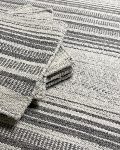 Jhira 05 - Natural Grey Ivory