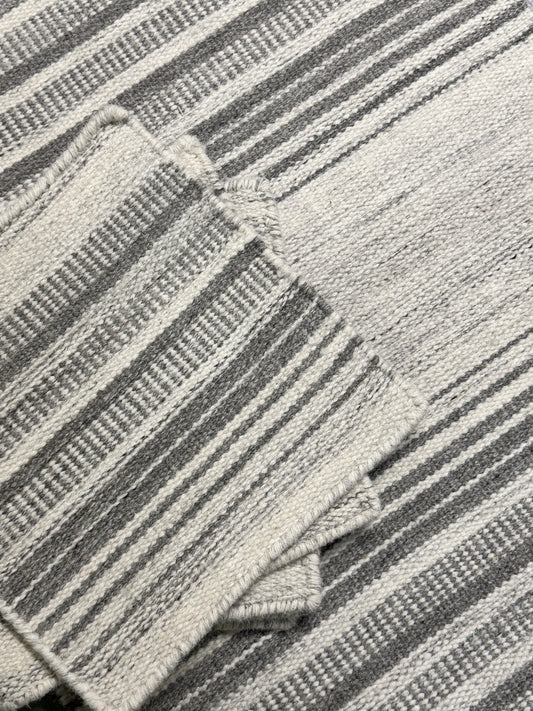 Jhira 05 - Natural Grey Ivory