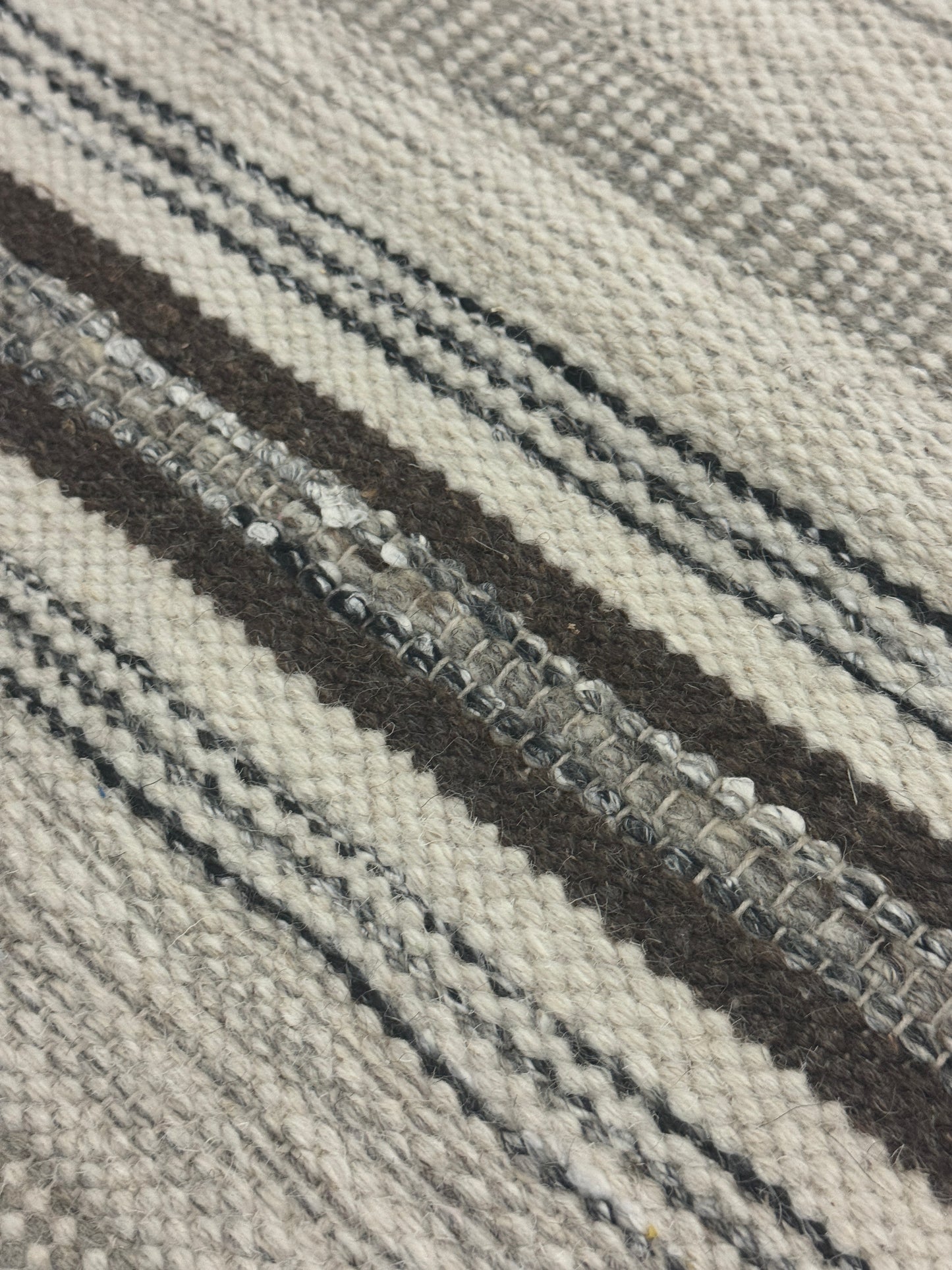 Jhira 06 - Black Charcoal Ivory