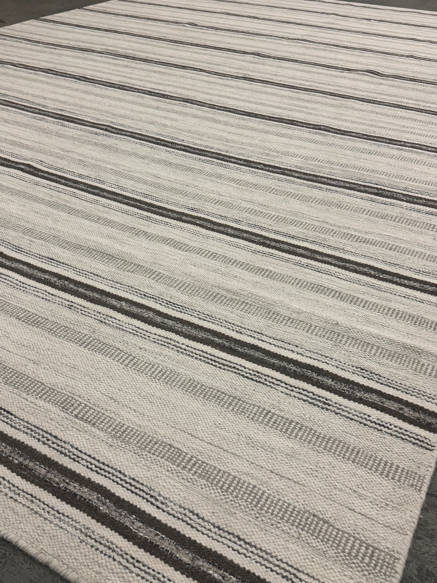 Jhira 06 - Black Charcoal Ivory