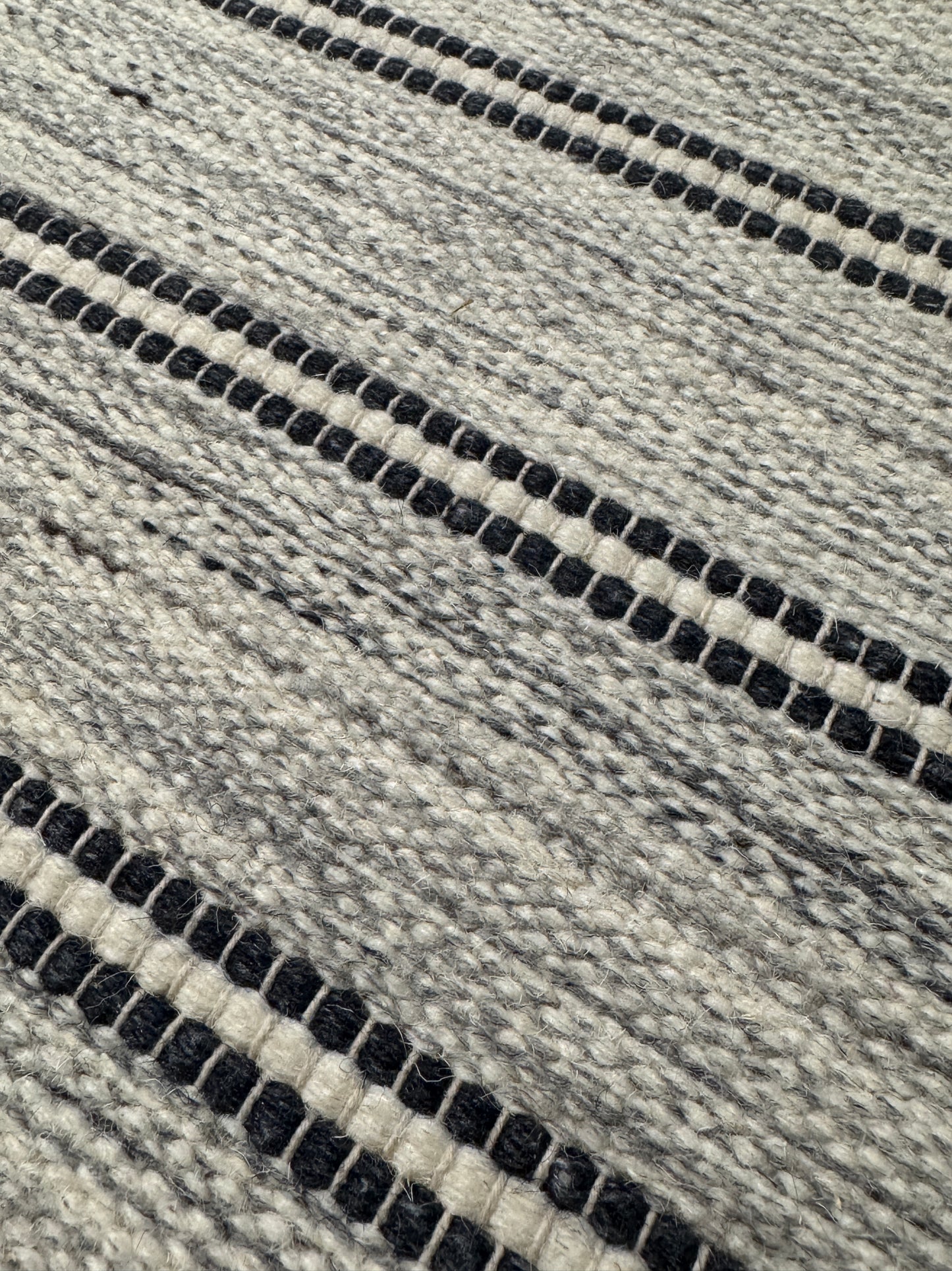 Jhira 07 - Grey Ivory Charcoal