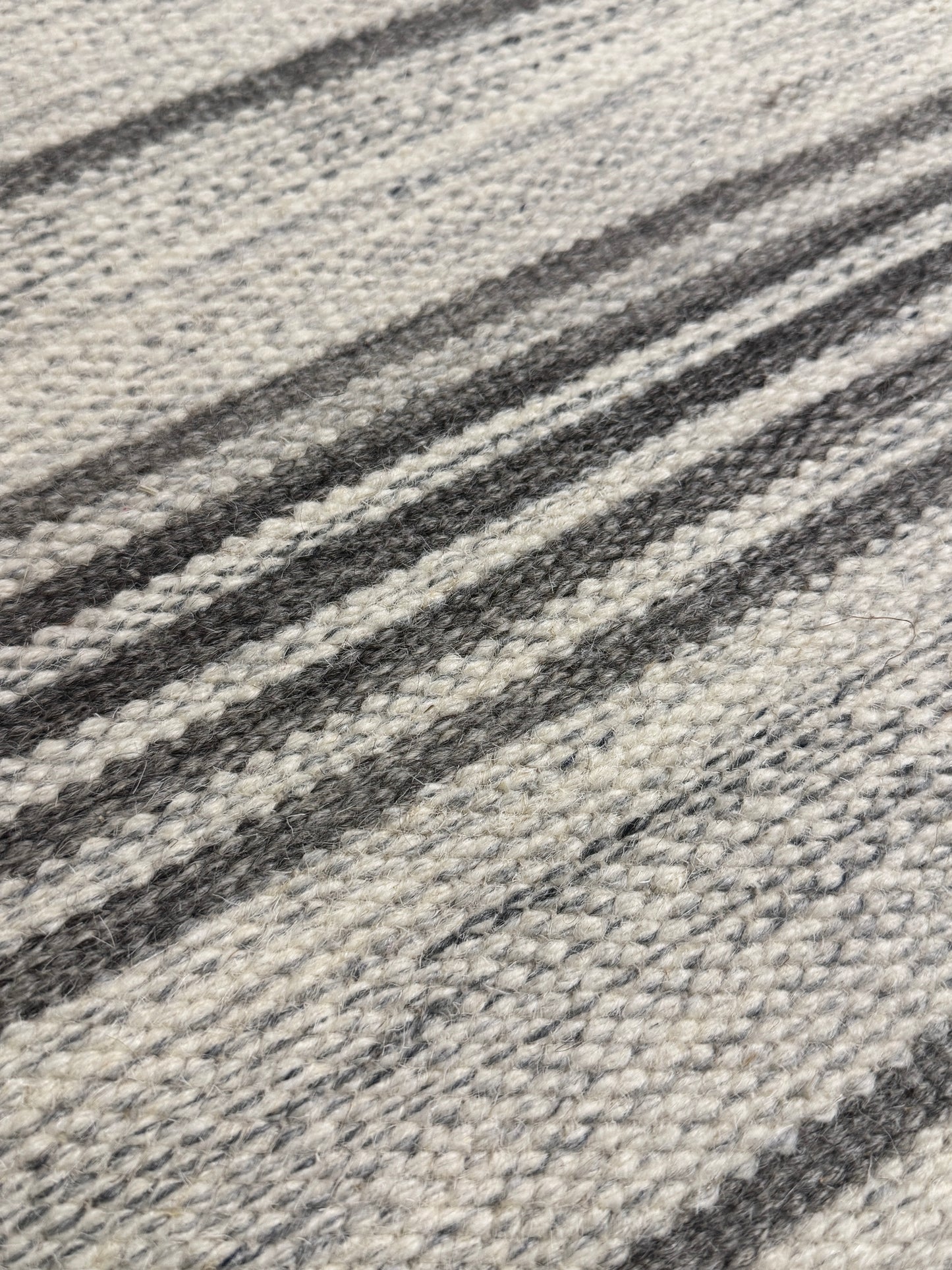 Jhira 08 - Grey Ivory