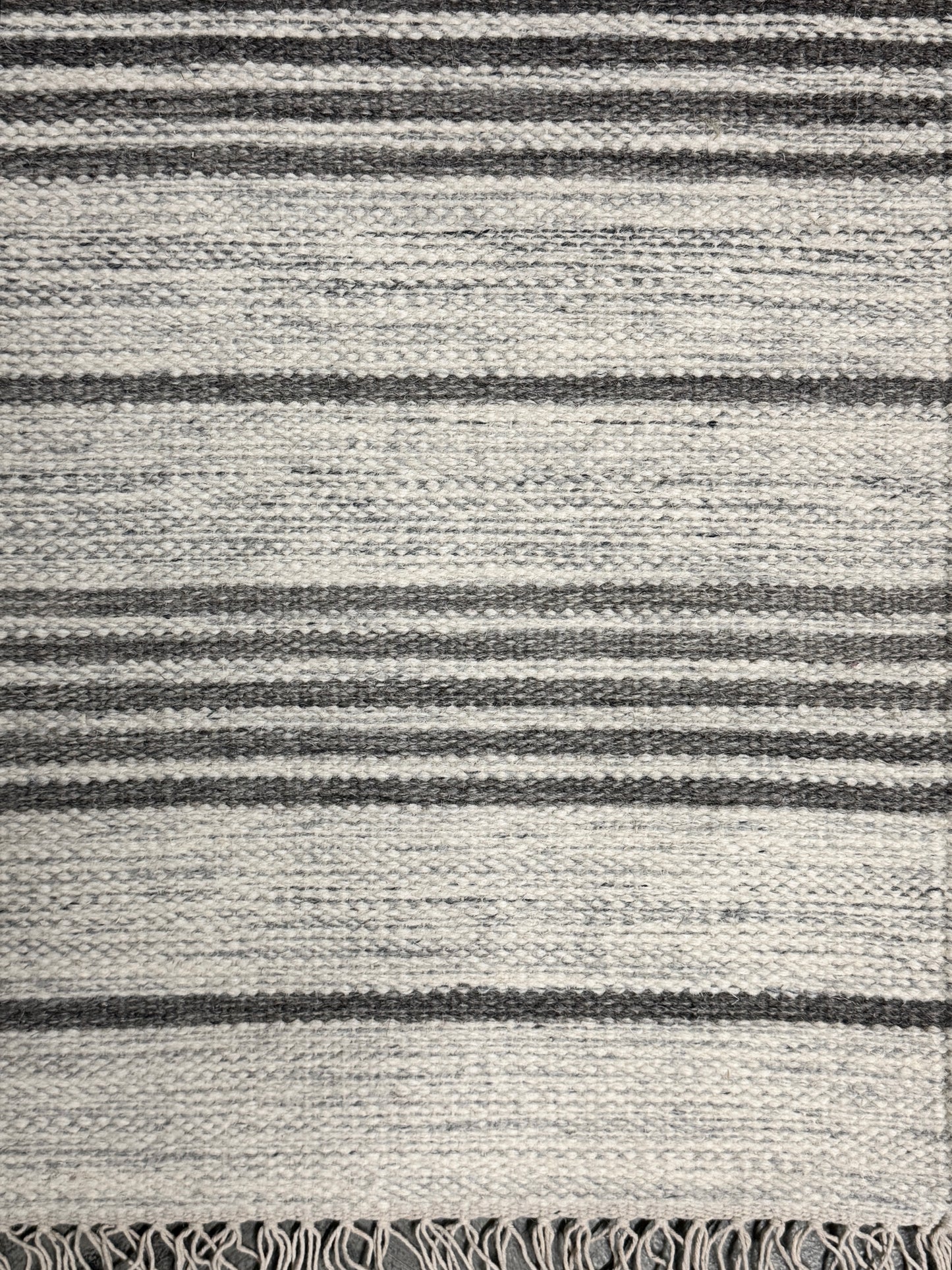 Jhira 08 - Grey Ivory