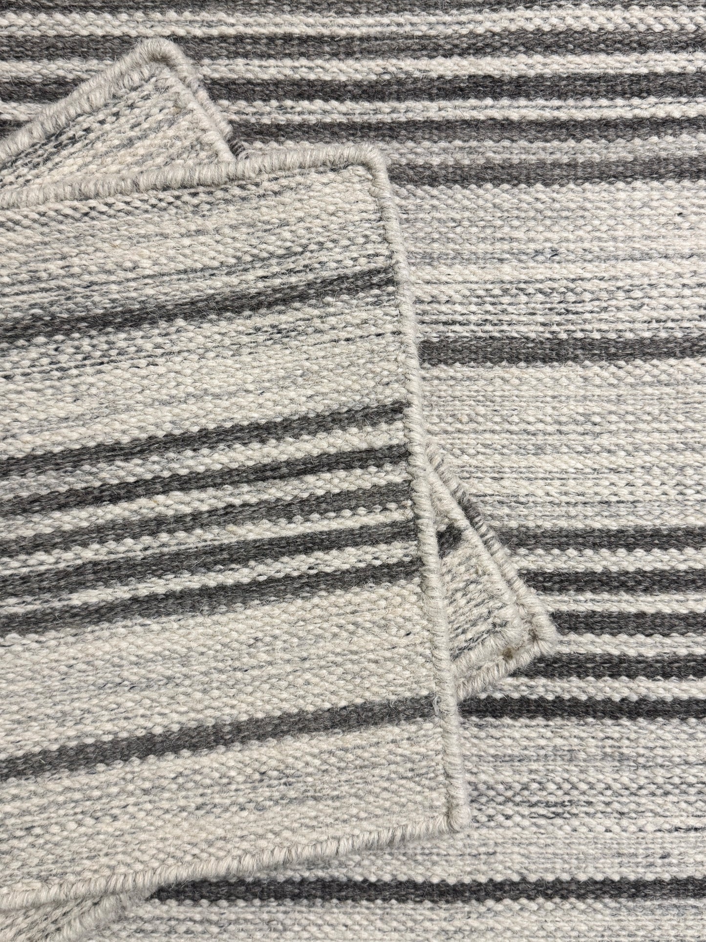 Jhira 08 - Grey Ivory