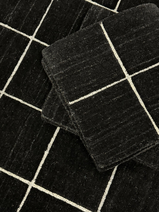 Jix Grid - Black Velvet